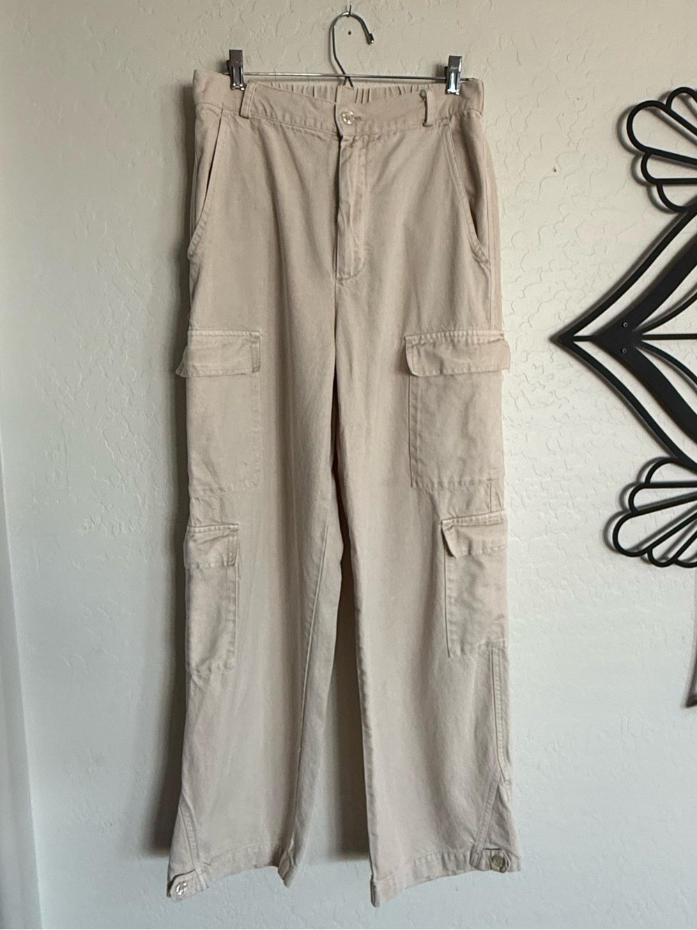 YFB Young Fabulous Broke  High Rise Wide Leg Cargo Pants Tan Medium EUC